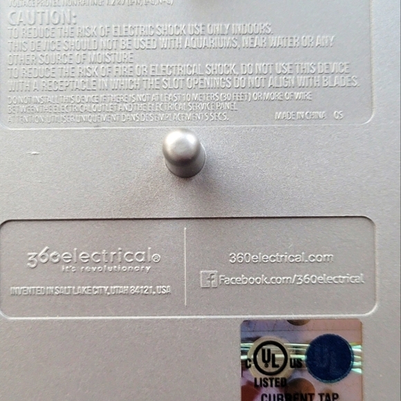 Surge Protector with 4 Rotating Outlets and 2 USB Ports‎ Revolve - Picture 6 of 7